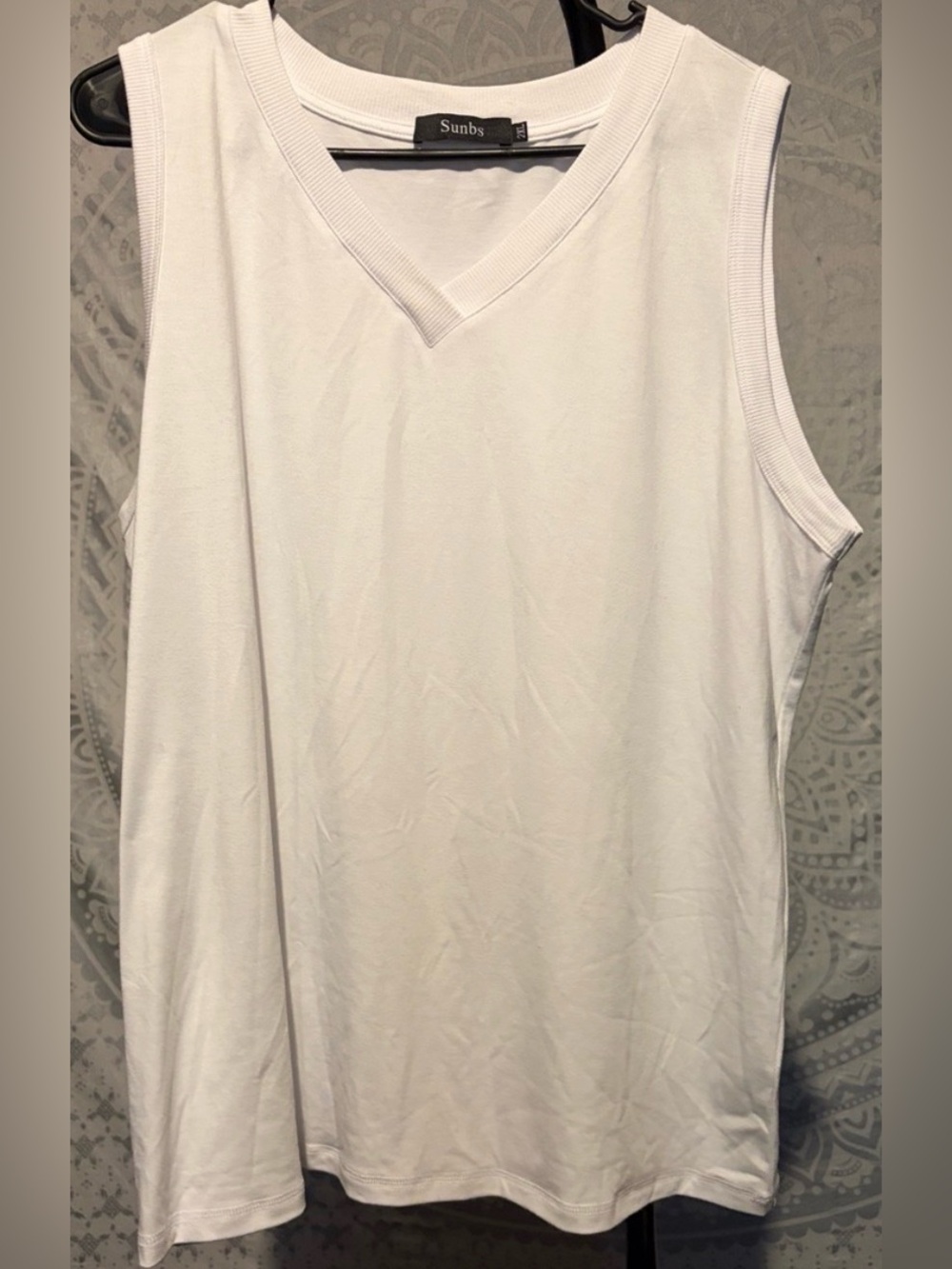 ✨ Sunbs White V-Neck Tank Top Sleeveless Muscle Shirt 2XL Ultra Soft 🤍